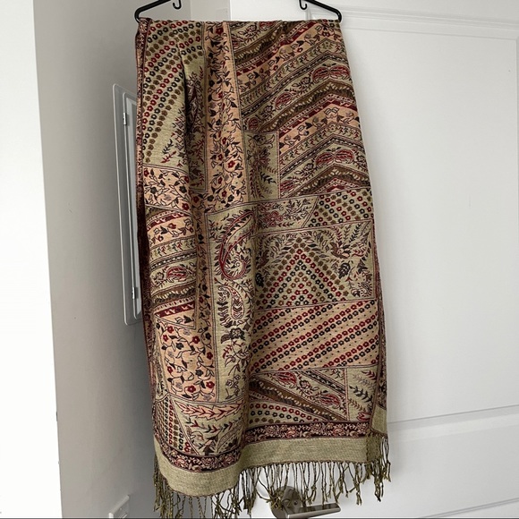 Reversible Tribal Print scarf - Picture 2 of 4